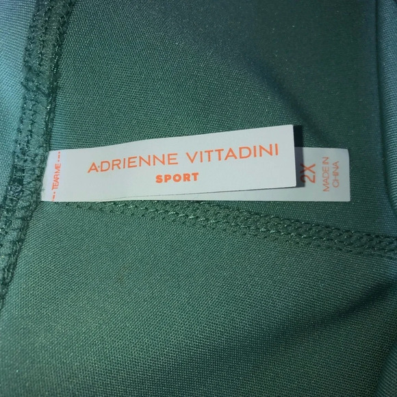 5/$25 
Adrienne Vittadini Sport Green Shorts 2X Pockets Bermuda Lightweight - Picture 2 of 10